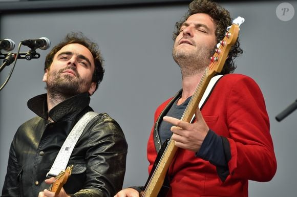 La famille Chedid (Louis, Matthieu, Joseph et Anna Chedid) réunie pour un concert lors de la Fête de l'Humanité 2015 dans le Parc de la Courneuve à Paris, le 13 septembre 2015.