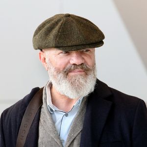 Exclusif - Le chef Philippe Etchebest se rend au salon professionnel des métiers de la bouche "Exphotel" à Bordeaux, France, le 21 novembre 2023, afin de rencontrer et se s'entretenir avec de jeunes chefs et talents des métiers de cuisine. Philippe Etchebest a abandonné son célèbre 4X4 Land Rover trop souvent bloqué dans les embouteillages de Bordeaux en échange d'une moto allemande, pour ses trajets entre ses rendez-vous et ses trois restaurants Bordelais. © Patrick Bernard/Bestimage