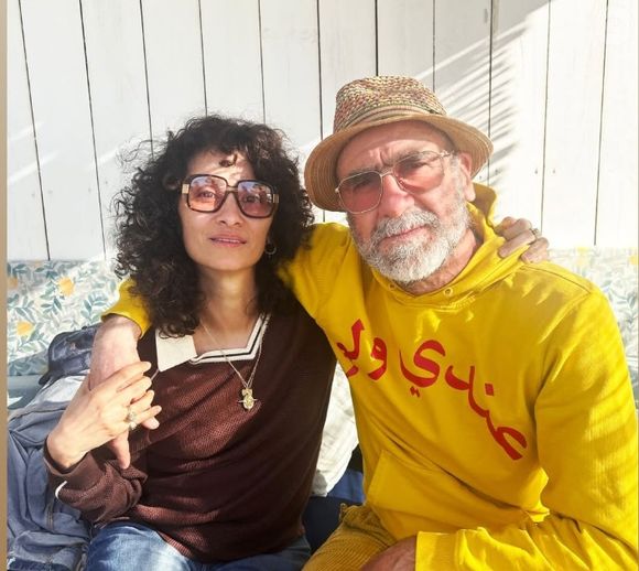 En tout cas, le couple semble avoir trouvé un bel équilibre... Ce mercredi 23 avril 2025, la comédienne s'est immortalisée aux côtés du père de sa progéniture. Visiblement, les intéressés ont pleinement profité d'une petite parenthèse ensoleillée !

Eric Cantona et son épouse Rachida Brakni immortalisés sur Instagram (Capture d'écran Instagram - 2025).