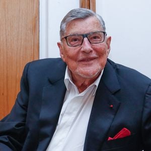 Cependant, ce spectacle fut un véritable désastre comme l'a récemment expliqué le producteur dans une interview diffusée sur "Tik Tok"

Exclusif - Jean-Claude Camus lors de la conférence de presse  pour la sortie du livre de JC.Camus "Pas né pour ça" à la mairie de Puteaux le 27 mai 2025.
© Christophe Clovis / Bestimage