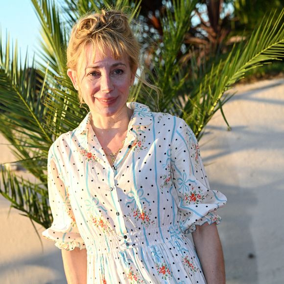 Elle s'en réjouit malgré tout : "Bon, quand tu as une peau très blanche, tu deviens un steak au soleil et j'ai des piqûres partout, mais je suis contente !"

Julie Depardieu assiste à la cérémonie d'ouverture du 35e Festival du film irlandais britannique le 3 octobre 2024 à Dinard, France. Photo par Franck Castel/ABACAPRESS.COM