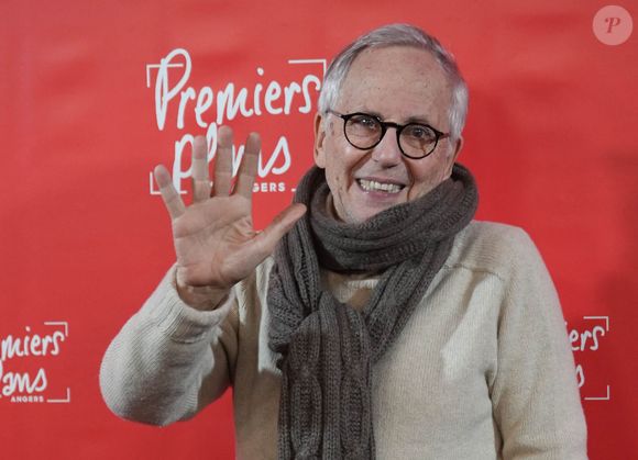 Fabrice Luchini critique les choix de la maire concernant les vélos, les piétons et les voitures, estimant que cela favorise son électorat.

Photocall de Fabrice Luchini venu présenter en avant-première le film "Victor comme tout le monde" lors du 38ème Festival Premiers Plans à Angers, France, le 17 janvier 2026. © Laurent Lairys/Psnewz/Bestimage