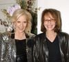 "Toujours sous le choc, j’ai du mal à croire que tu sois partie". C'est ainsi que Sylvie Vartan a rendu hommage à Nathalie Baye.

Nathalie Baye et Sylvie Vartan - Michel Drucker a rendu visite à Sylvie Vartan lors de l'un de ses spectacles au Palais des congrès à Paris