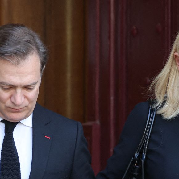Laurence Ferrari et son mari Renaud Capuçon - Sorties des obsèques de Philippe Labro en l'église de Saint-Germain-des-Prés à Paris le 13 juin 2025. © Dominique Jacovides - Christophe Clovis / Bestimage