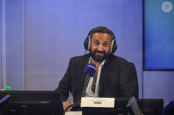 Exclusif - Cyril Hanouna sur le plateau de de l’émission « On Marche Sur La Tête » présentée par C.Hanouna et diffusée en direct sur Europe 1 à Paris le 29 avril 2025. © Jack Tribeca/Bestimage