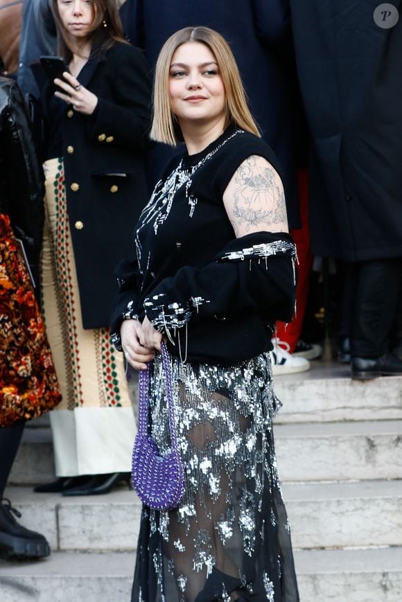 Louane Emera - People au défilé de mode prêt-à-porter automne-hiver 2023/2024 "Paco Rabanne" au Musée d'Art Moderne lors de la Fashion Week de Paris. Le 1er mars 2023 © Christophe Clovis / Bestimage