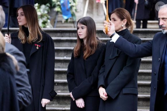 Les princesses Luisa et Vittoria de Savoie avec leur mère, la princesse Clotilde Courau de Savoie - Sorties des funérailles du prince Victor Emmanuel de Savoie en la cathédrale Saint-Jean-Baptiste de Turin le 10 février 2024. Dominique Jacovides/Bestimage