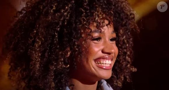 Cette jeune femme de 19 ans a été victime d'une erreur, alors que son aventure vient tout juste de commencer à la "Star Academy" !

Léane, dans le premier prime de la "Star Academy", le 18 octobre 2025, sur TF1.