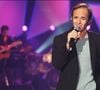 Goldman y signera deux chansons et aurait même interrompu un tour du monde à vélo avec son épouse pour y participer.

Jean-Jacques Goldman interprète "Si Seulement Elle Était Jolie" lors de l'enregistrement de l'émission de télévision de Michel Drucker "Autour de Georges Brassens", Paris, France, le 22/10/2001. Crédit Jean-Jacques Datchary/Abaca
