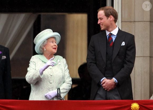 L'époux de Kate Middleton a expliqué que la reine lui manque beaucoup dans le château de Windsor.

La Reine Elizabeth II et le prince William apparaissant sur le balcon du Palais de Buckingham alors que les célébrations du Jubilé de Diamant se poursuivent. Photo par David Jones/PA Wire