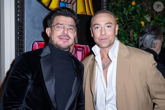 Vincent Niclo a pris la pose aux côtés de beaucoup d'entre elles.

Vincent Niclo et Maxime Dereymez. au dîner de Noël organisé par M.Gargia et C.Rizk au restaurant La Baia Paris le 23 novembre 2025.

© Sébastien Frémont / Bestimage