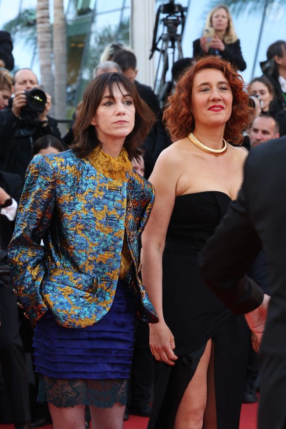 Charlotte Gainsbourg, Lauriane Escaffre - Montée des marches du film " Fjord " lors du 79ème Festival International du Film de Cannes, le 18 mai 2026. 

© Jacovides-Moreau / Bestimage