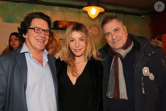 - Exclusif - Jean-François Davy (réalisateur), Jean-Marie Bigard et sa femme Lola Marois (Bigard) - Avant-première du film "Vive la crise" au Pôle Cinéma et audiovisuel de Saint-Ouen, le 8 janvier 2017. Le film sortira en salles le 10 mai 2017. © Daniel Angeli - Stephane Mulys / Bestimage