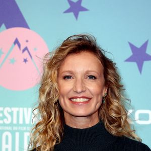 Alexandra Lamy au photocall des arrivées de la cérémonie de clôture du 27ème Festival International du Film de Comédie de l'Alpe d'Huez, France, le 20 janvier 2024. © Dominique Jacovides/Bestimage