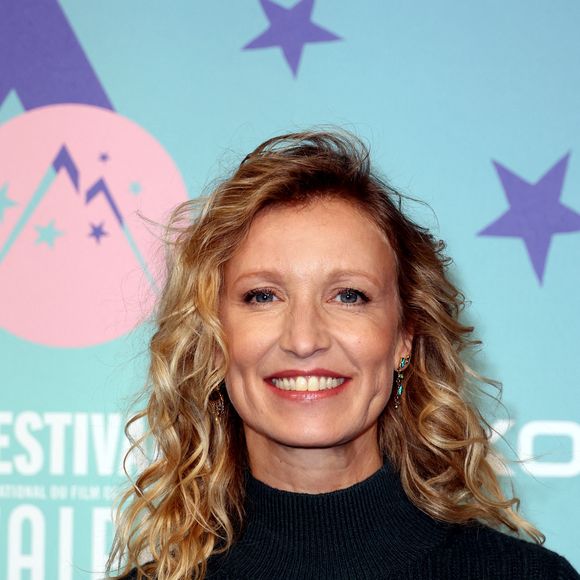 Alexandra Lamy au photocall des arrivées de la cérémonie de clôture du 27ème Festival International du Film de Comédie de l'Alpe d'Huez, France, le 20 janvier 2024. © Dominique Jacovides/Bestimage