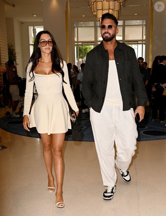 Nabilla Benattia et son mari Thomas Vergara quittent l'hôtel Martinez lors du 77ème Festival International du Film de Cannes (14 - 25 mai 2024), le 20 mai 2024.©Backgrid UK/ Bestimage