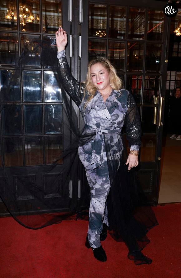 La comédienne soutient son compagnon depuis ses débuts et partage régulièrement ses créations.

Marilou Berry -  Arrivées au défilé Julien Fournié Haute Couture printemps/été 2024 (PFW) à Paris le 23 janvier 2024.

© Christophe Aubert via Bestimage