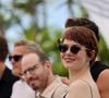 Mais Emma Stone a pris sa défense en rappelant que son vrai nom était bien "Emily", et la vidéo est alors devenue virale.
Emma Stone au photocall de Eddington lors du 78ème Festival International du Film de Cannes, au Palais des Festivals à Cannes, France, le 17 mai 2025. © Jacovides-Moreau/Bestimage