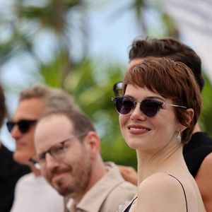 Mais Emma Stone a pris sa défense en rappelant que son vrai nom était bien "Emily", et la vidéo est alors devenue virale.

Emma Stone au photocall de Eddington lors du 78ème Festival International du Film de Cannes, au Palais des Festivals à Cannes, France, le 17 mai 2025. © Jacovides-Moreau/Bestimage