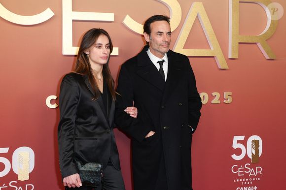 Anthony Delon et sa fille Liv - Photocall de la 50ème édition de la cérémonie des César à l'Olympia à Paris, France, le 28 février 2025 © Dominique Jacovides - Olivier Borde / Bestimage