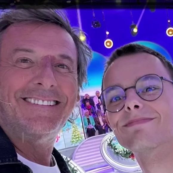 En attendant, il reste le plus grand champion du jeu de Jean-Luc Reichmann.

Émilien et Jean-Luc Reichmann lors de l'émission des "12 coups de midi" diffusée le 6 juillet 2025 sur TF1

Capture d'écran TF1
