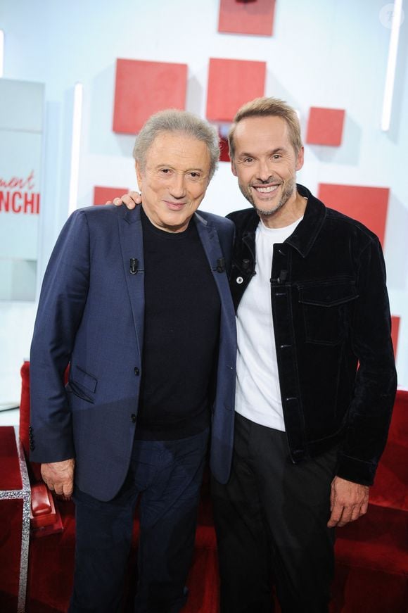 Exclusif - Damien Thevenot et Michel Drucker lors de l'enregistrement de l'émission Vivement Dimanche, au studio Rive gauche, à Paris, France, le 22 octobre 2025, présentée par M.Drucker, diffusée sur France 3 le 16 novembre 2025. © Guillaume Gaffiot/Bestimage