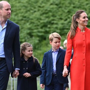 Le prince William, duc de Cambridge, et Catherine (Kate) Middleton, duchesse de Cambridge, accompagnés de leurs enfants, le prince George de Cambridge et la princesse Charlotte de Cambridge en visite au château de Cardiff, Royaume Uni, le 4 juin 2022, à l'occasion du jubilé de platine de la reine d'Angleterre.
Bestimage