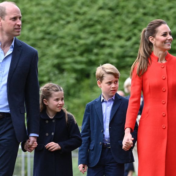 Le prince William, duc de Cambridge, et Catherine (Kate) Middleton, duchesse de Cambridge, accompagnés de leurs enfants, le prince George de Cambridge et la princesse Charlotte de Cambridge en visite au château de Cardiff, Royaume Uni, le 4 juin 2022, à l'occasion du jubilé de platine de la reine d'Angleterre.
Bestimage