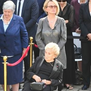 Bernadette Chirac et sa fille Claude Chirac - Hommage national à Simone Veil (femme politique et rescapée de la Shoah) dans la cour d'Honneur des Invalides à Paris, France, le 5 juillet 2017. Simone Veil reposera avec son mari au Panthéon. © Pierre Perusseau/Bestimage