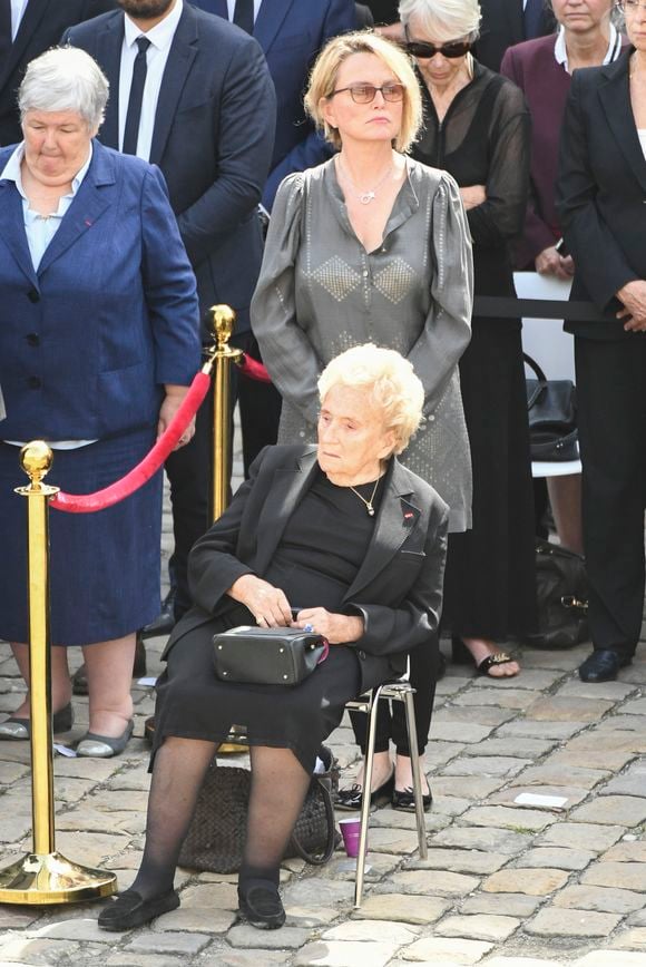 Bernadette Chirac et sa fille Claude Chirac - Hommage national à Simone Veil (femme politique et rescapée de la Shoah) dans la cour d'Honneur des Invalides à Paris, France, le 5 juillet 2017. Simone Veil reposera avec son mari au Panthéon. © Pierre Perusseau/Bestimage
