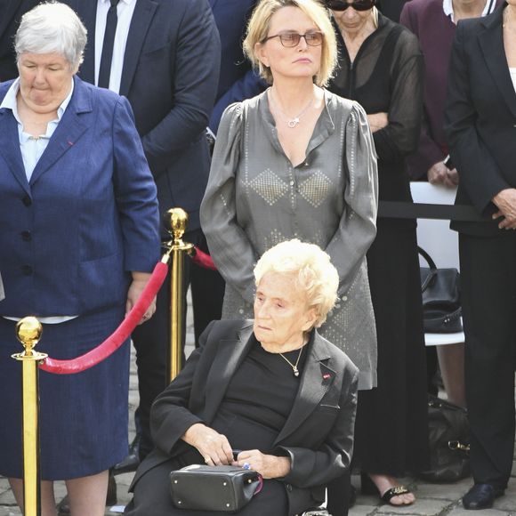 Bernadette Chirac et sa fille Claude Chirac - Hommage national à Simone Veil (femme politique et rescapée de la Shoah) dans la cour d'Honneur des Invalides à Paris, France, le 5 juillet 2017. Simone Veil reposera avec son mari au Panthéon. © Pierre Perusseau/Bestimage