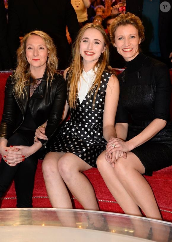 Audrey Lamy, Chloé Jouannet et sa mère Alexandra Lamy - Enregistrement de l'émission "Vivement Dimanche" à Paris le 11 Fevrier 2015. L'émission sera diffusée le 15 Fevrier. Invité principal Alexandra Lamy