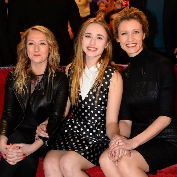 Audrey Lamy, Chloé Jouannet et sa mère Alexandra Lamy - Enregistrement de l'émission "Vivement Dimanche" à Paris le 11 Fevrier 2015. L'émission sera diffusée le 15 Fevrier. Invité principal Alexandra Lamy
