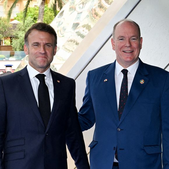 Le prince Albert II de Monaco accueille le président Emmanuel Macron au forum Grimaldi pour le Bleu Economy and Finance Forum à Monaco le 8 juin 2025.
© Bruno Bebert / Bestimage