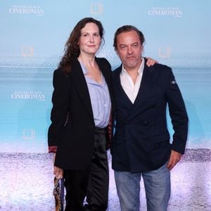 Justine Lévy et son compagnon Patrick Mille - Tapis rouge lors de la 7ème édition du festival Cinéroman à Nice le 1er Octobre 2025. © Bebert-Jacovides/Bestimage