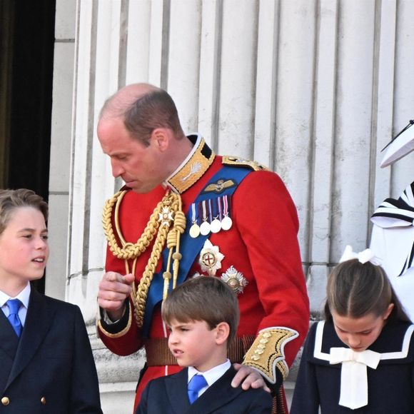 Le prince William, prince de Galles, Catherine (Kate) Middleton, princesse de Galles, le prince George de Galles, le prince Louis de Galles, la princesse Charlotte de Galles, le roi Charles III d'Angleterre et Camilla Parker Bowles, reine consort d'Angleterre,- Les membres de la famille royale britannique au balcon du Palais de Buckingham lors de la parade militaire "Trooping the Colour" à Londres, Royaume Uni, le 15 juin 2024. Backgrid UK/Bestimage