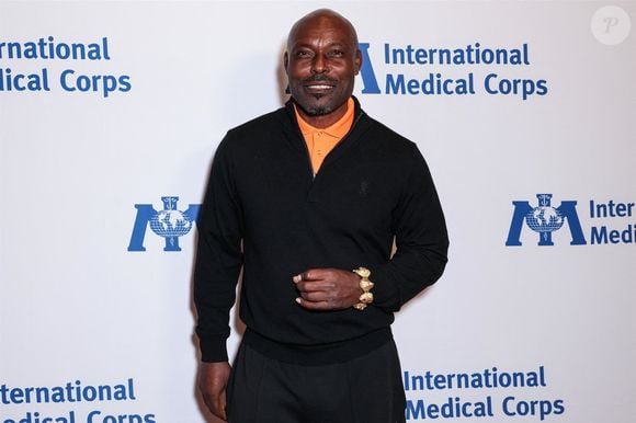 Il évoque des difficultés à s’exprimer et une scène où il a dû le “secouer” pour obtenir la réaction attendue à l’écran.

Beverly Hills, CA 2025 Célébration annuelle de remise des prix de l'International Medical Corps au Beverly Wilshire, A Four Seasons Hotel, le 13 novembre 2025 à Beverly Hills.

Sur la photo : Jimmy Jean-Louis 

Backgrid USA / Bestimage