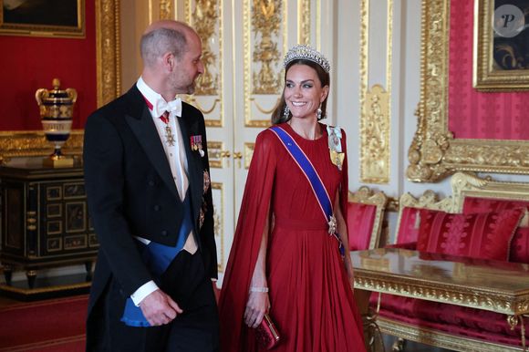 Il faut dire qu’avec ses huit suites, sa piscine et son court de tennis, en plus de 24 hectares de jardin, deux lacs et des dépendances pour le personnel ainsi que les invités, le Fort Belvedere fait rêver.

Le prince William, prince de Galles (à gauche) et Catherine, princesse de Galles, assistent à un banquet d'État accueillant le président français au château de Windsor, à l'ouest de Londres, au Royaume-Uni, le 8 juillet 2025, au premier jour d'une visite d'État de trois jours en Grande-Bretagne. Photo par Ludovic Marin/Pool/ABACAPRESS.COM