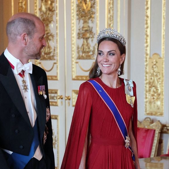 Il faut dire qu’avec ses huit suites, sa piscine et son court de tennis, en plus de 24 hectares de jardin, deux lacs et des dépendances pour le personnel ainsi que les invités, le Fort Belvedere fait rêver.

Le prince William, prince de Galles (à gauche) et Catherine, princesse de Galles, assistent à un banquet d'État accueillant le président français au château de Windsor, à l'ouest de Londres, au Royaume-Uni, le 8 juillet 2025, au premier jour d'une visite d'État de trois jours en Grande-Bretagne. Photo par Ludovic Marin/Pool/ABACAPRESS.COM