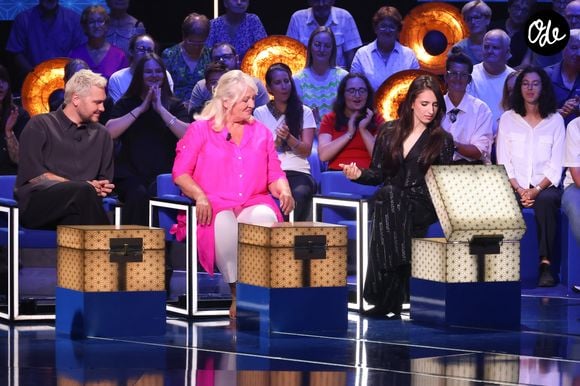Exclusif - Jeff Panacloc, Charlotte de Turkheim et Ambre lors de l'enregistrement de l'émission "La Boîte à secrets", présentée par F.Bollaert et diffusée le 30 octobre sur France 3, à Paris, France, le 15 septembre 2026. © Jack Tribeca/Bestimage
