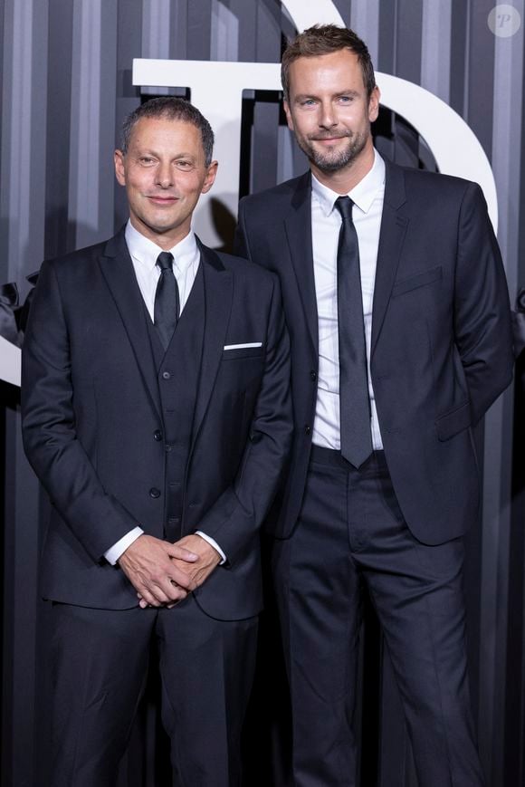 Photographe reconnu, François Roelants s’est imposé au fil des années grâce à un regard artistique singulier. 

Marc-Olivier Fogiel et son mari Francois Roelants - Gala d'ouverture de la saison de la danse 2021/2022 au Palais Garnier à Paris le 24 septembre 2021
© Olivier Borde / Bestimage
