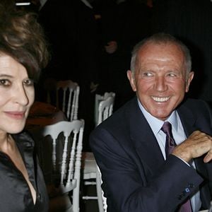 Fanny Ardant et François Pinault lors du Gala des Prix Scopus organisé par les Amis français de l'Université hébraïque de Jérusalem au Pavillon Gabriel à Paris, France, le 23 octobre 2006. Photo Thierry Orban/ABACAPRESS.COM