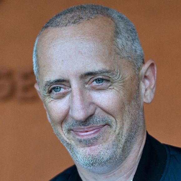 Gad Elmaleh pose au Village pendant les Internationaux de France à Roland Garros le 08 juin 2025 à Paris, France. Photo by Franck Castel/ABACAPRESS.COM