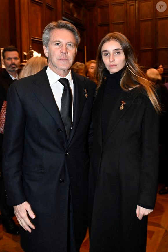 Vittoria de Savoie suit actuellement une formation à la Royal Academy of Dramatic Art.

Le prince Emanuele Filiberto de Savoie, prince de Venise et de Piémont, duc de Savoie, Vittoria de Savoie, princesse de Carignan et marquise d'Ivrée lors de la messe votive du Prince Vittorio Emanuele à la Basilique de Superga le 1er février 2025 à Turin, Italie.  
Max Montingelli/SGP/Bestimage