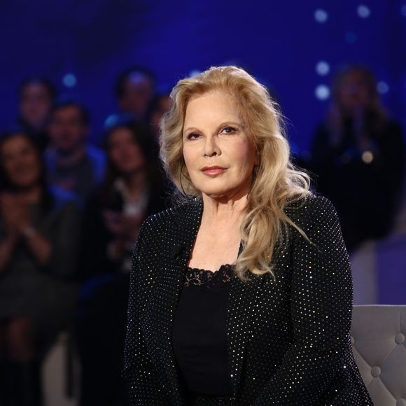 Exclusif - Sylvie Vartan est l'invitée de l'émission Domenica In à Milan le 25 février 2024.
© SGP / BESTIMAGE