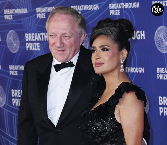 Salma Hayek-Pinault et son mari François-Henri Pinault - Photocall de la 12éme cérémonie de remise des prix Breakthrough à Los Angeles le 18 février 2026. Broadimage / Bestimage