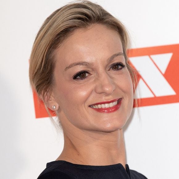 Deux fois par semaine, elle court une heure avec une amie proche, entre le jardin des Tuileries et les quais de Seine, qu’elle décrit comme "un moment vital de nettoyage, tant pour le corps que pour la tête". 

Audrey Crespo-Mara participe au photocall du Groupe TF1 au Palais de Tokyo le 09 septembre 2019 à Paris, France.
Photo par David Niviere/ABACAPRESS.COM