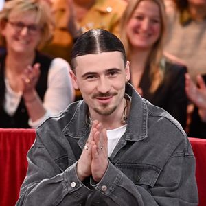 Exclusif - Pierre Garnier lors de l'enregistrement de l'émission "Vivement dimanche" au studio Rive Gauche, à Paris, France, le 11 décembre 2024, présentée par M. Drucker et Diffusée sur France 3 le 30 mars 2025. © Guillaume Gaffiot/Bestimage