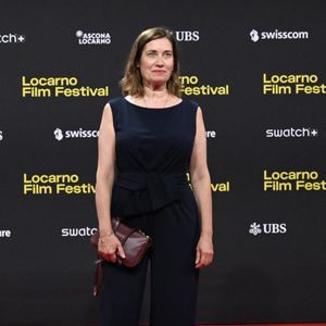 et Emmanuelle Devos comme pour son dernier film "Demain je tombe amoureux",
Emmanuelle Devos au Festival de Locarno en 2026 © Nick Zonna/Zuma Press/Bestimage