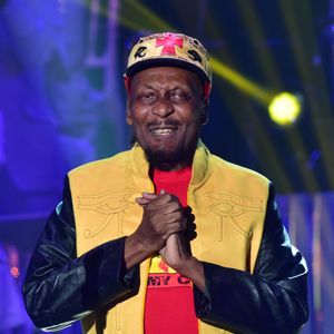 "À tous ses fans à travers le monde, sachez que votre soutien a été sa force tout au long de sa carrière, poursuit-elle. Il a vraiment apprécié chaque fan pour leur amour."

Exclusif - Jimmy Cliff - Enregistrement de la dernière émission "Les Années Bonheur". © Giancarlo Gorassini / Bestimage